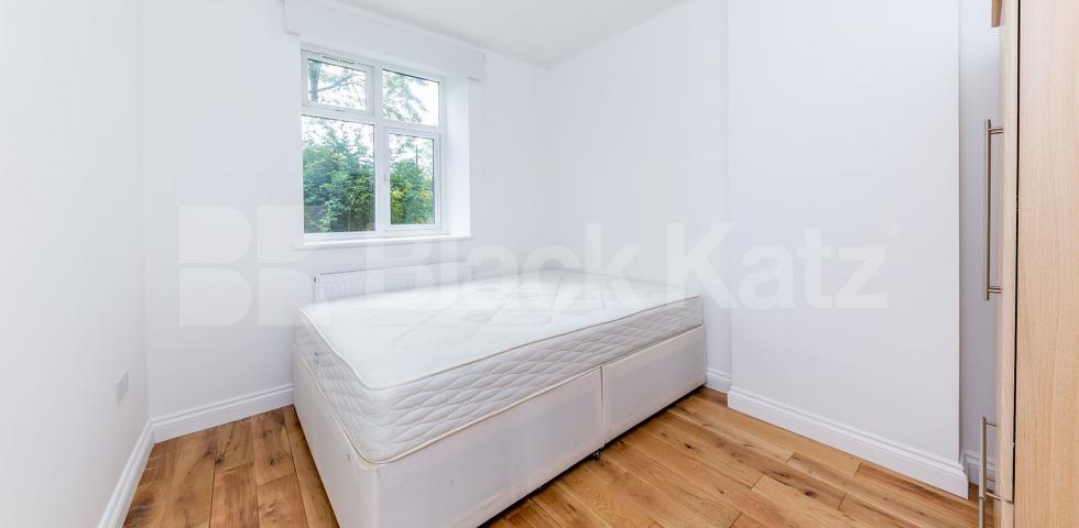 			MODERN THREE BED!, 3 Bedroom, 1 bath, 1 reception Flat			 Carleton Road, TUFNELL PARK